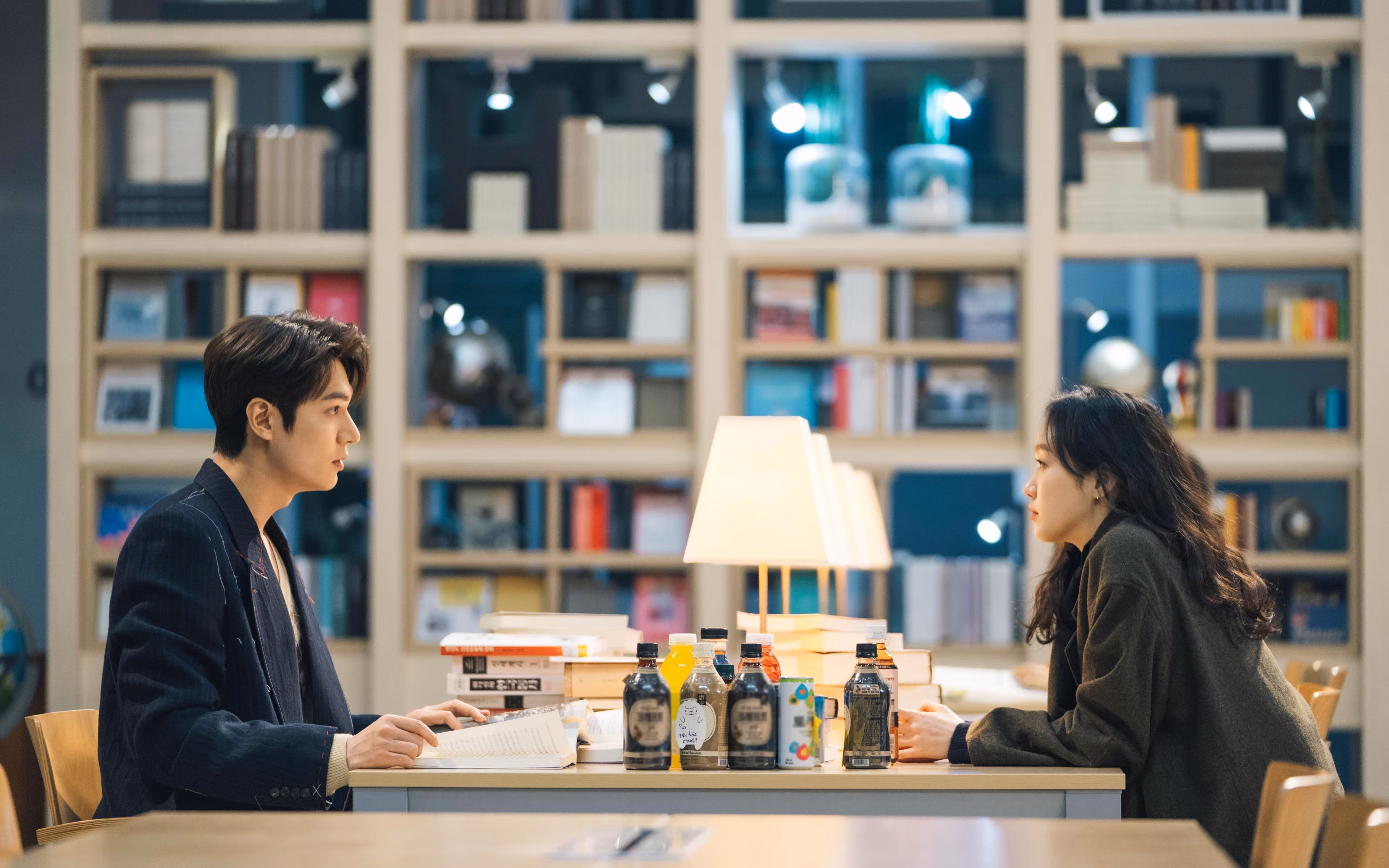 “法甲逆转好戏不断,场面激烈令人振奋”,法甲转会一览 新浪体育