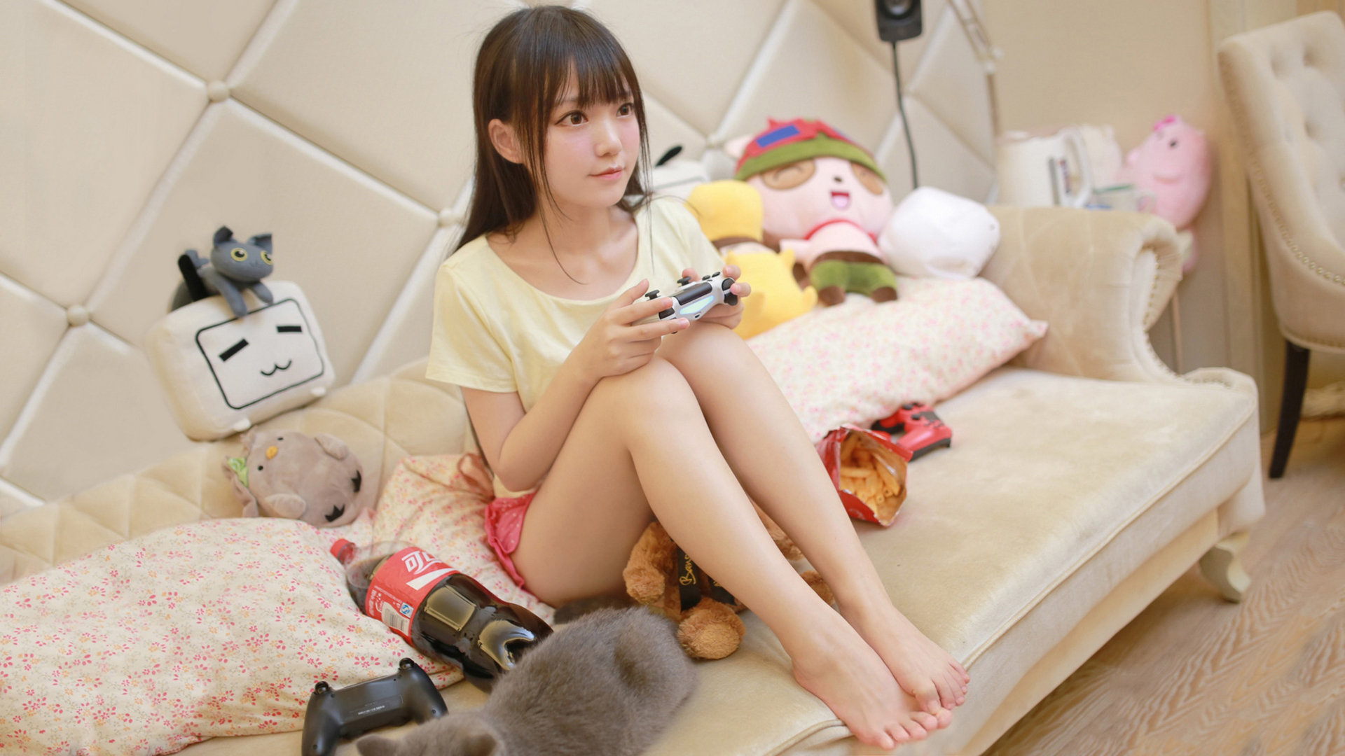 特色篮球元素融入城市夜景,营造文化氛围,篮球场夜景壁纸图片