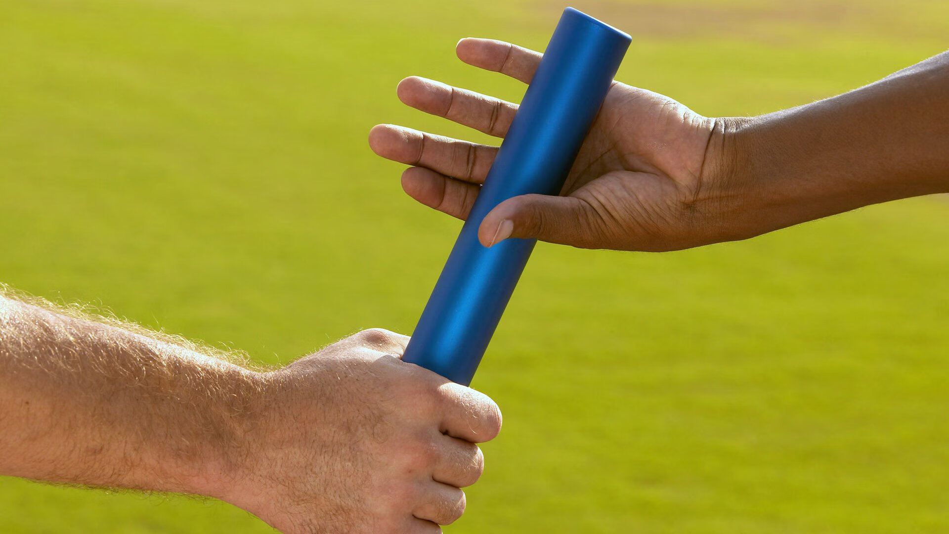 弗朗索瓦·霍尔茨豪伊泽:稳固的后场与精准的传球,确保南非队的流畅进攻