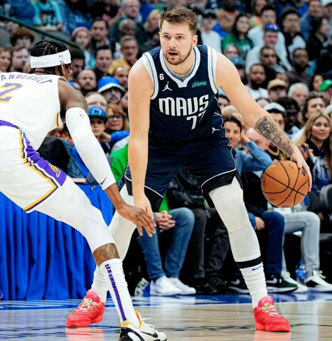 包含开云体育：篮球装备：科技创新如何提升运动表现？的词条