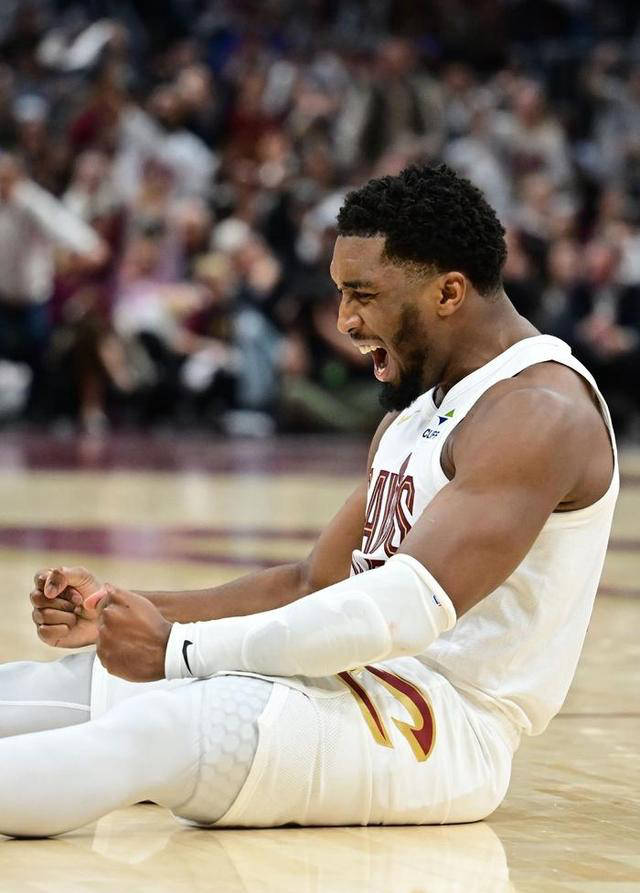 米切尔:爵士的得分王 米切尔:爵士的得分王